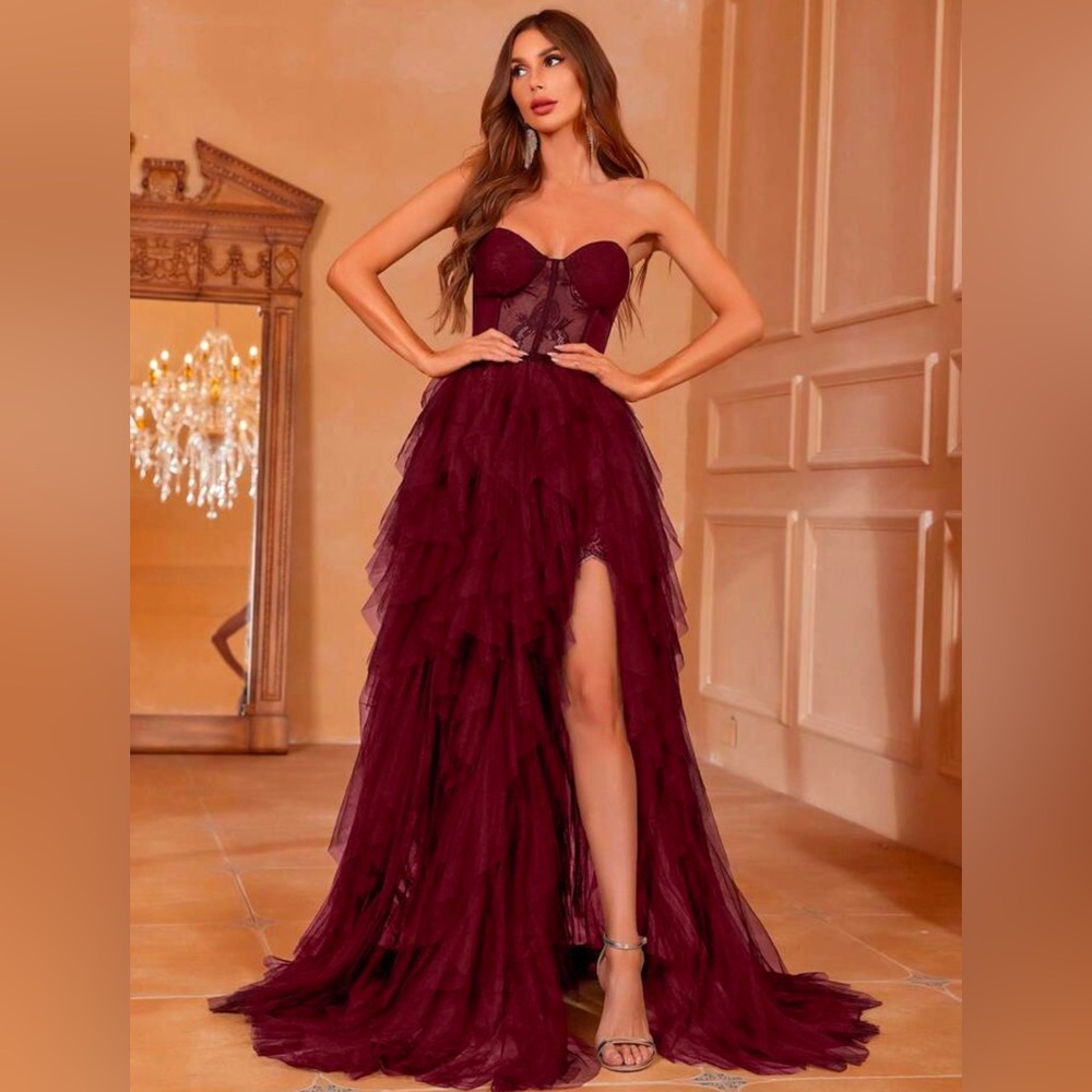 Xl burgundy strapless tulle formal dress